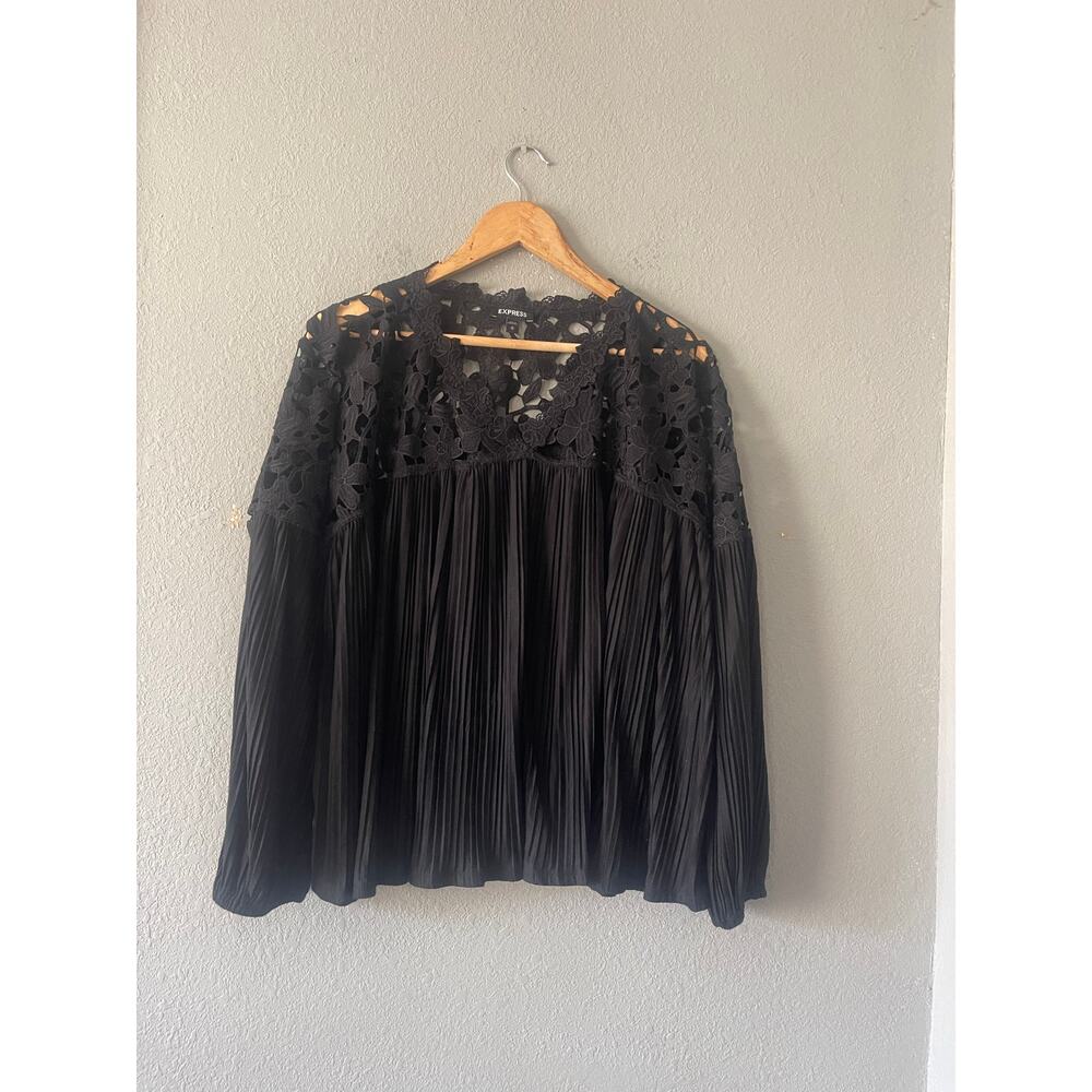 Express Pleated Top - Picture 2 of 7